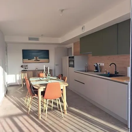 2 Ch Appt 63m² 4/6p. + Piscine 4 Mn & Centre Apartment
